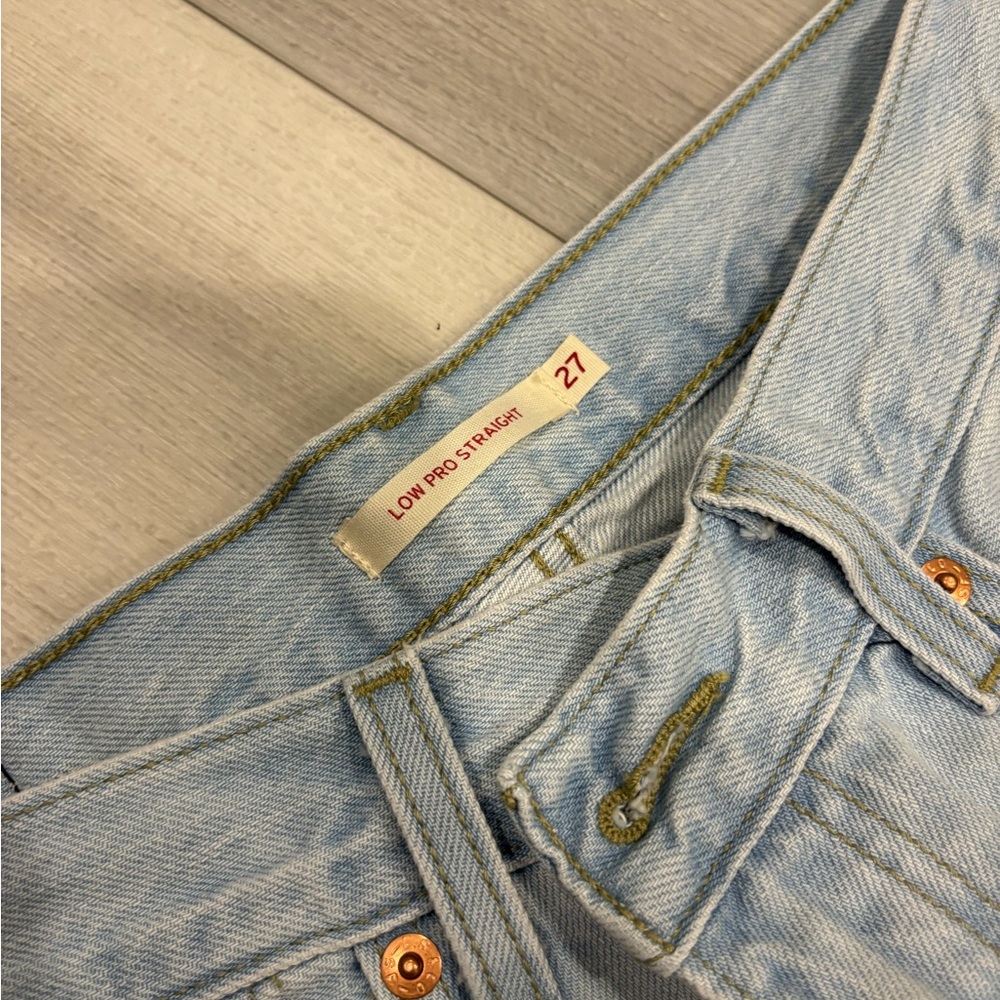 Levi’s Low Pro Straight size 27